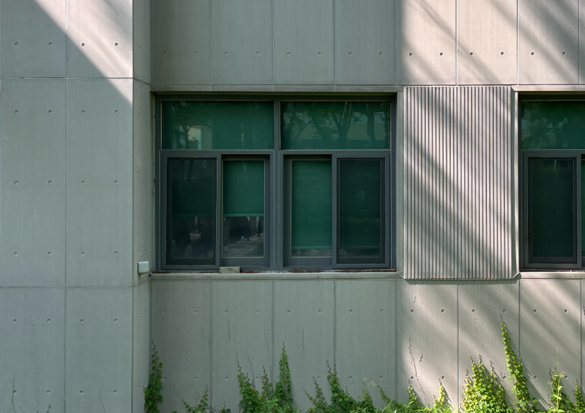 IT관의 로비 소리가 들린다.